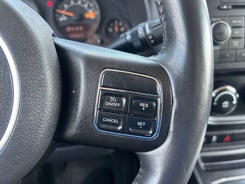 Used 2015 Jeep Patriot Latitude AWD/4WD image 16