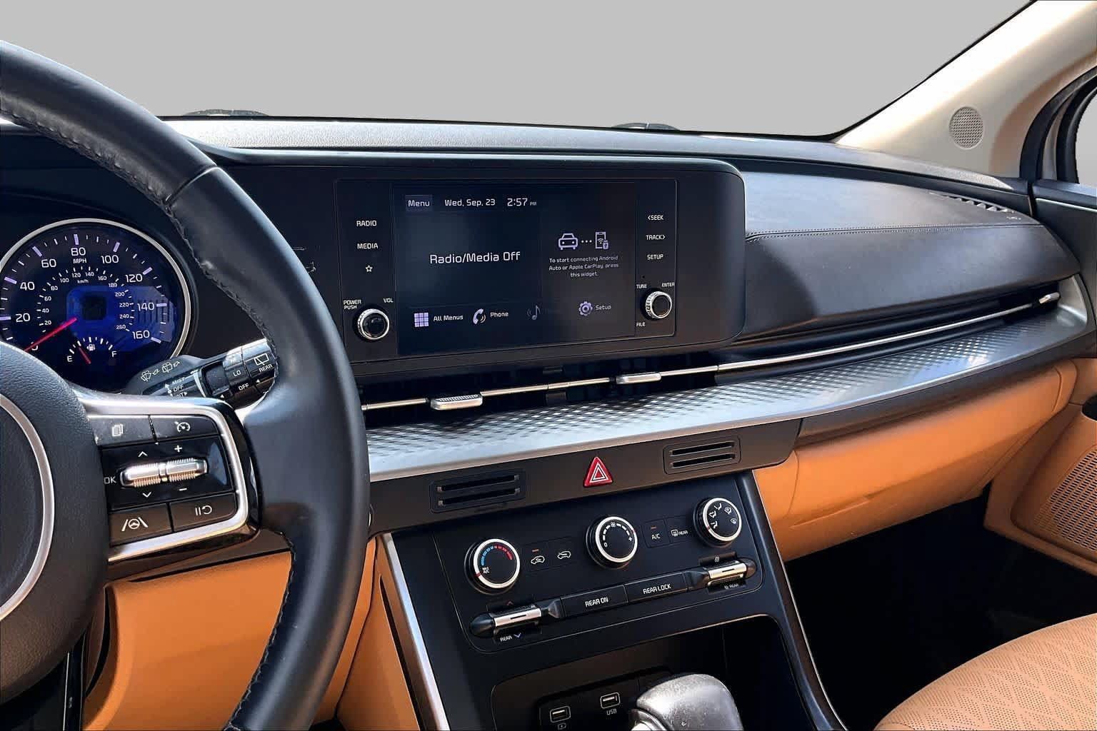 Used 2022 Kia Carnival LX FWD image 7