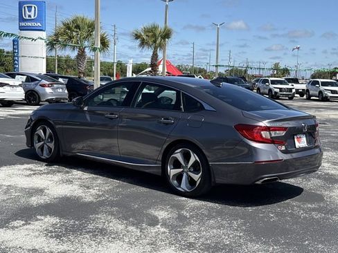 Used 2018 Honda Accord Touring image 10