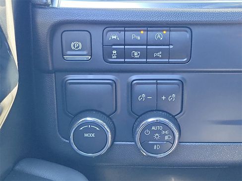 Used 2025 Chevrolet Tahoe Premier image 14