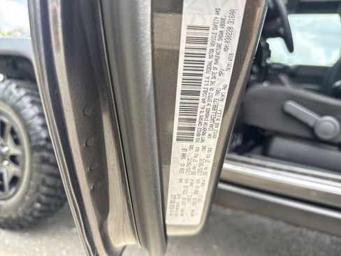 Used 2018 Jeep Wrangler Sport AWD/4WD image 26