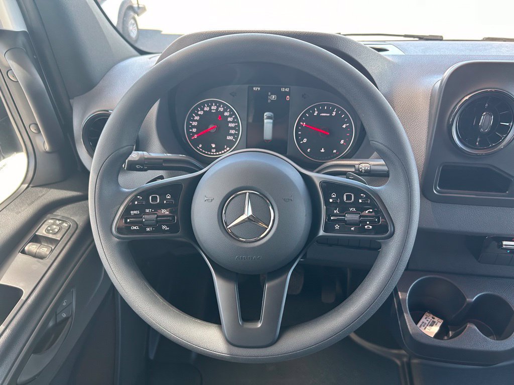 Used 2023 Mercedes-Benz Sprinter 2500 image 13