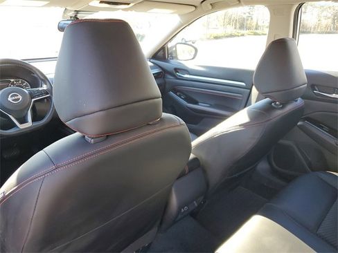 Used 2023 Nissan Altima 2.5 SR image 12