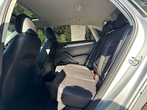 Used 2021 Volkswagen Passat 2.0T SE image 27