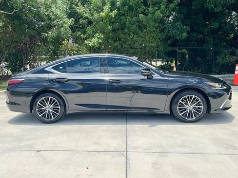Certified 2024 Lexus ES 350 w/ Premium Package FWD image 8