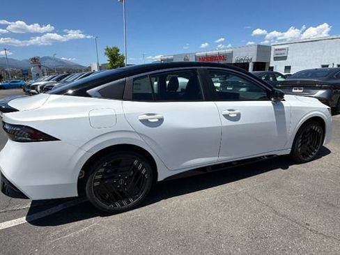 New 2026 Nissan Sentra SR w/ Floor Mat Package FWD image 3