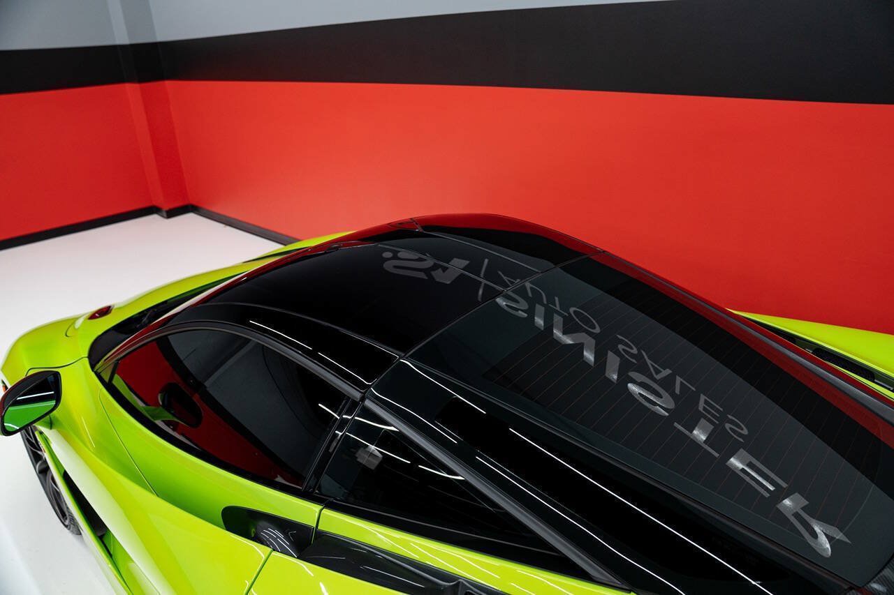 Used 2018 McLaren 720S Performance RWD image 23