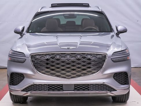 Certified 2026 Genesis GV70 2.5T Advanced AWD/4WD image 4