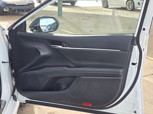 Used 2022 Toyota Camry SE w/ Convenience Package image 9