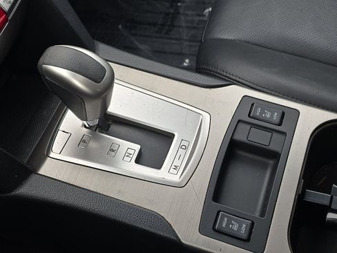 Used 2011 Subaru Outback 2.5i Limited image 22