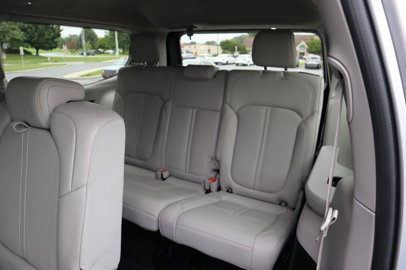Used 2022 Jeep Wagoneer Series II AWD/4WD image 16