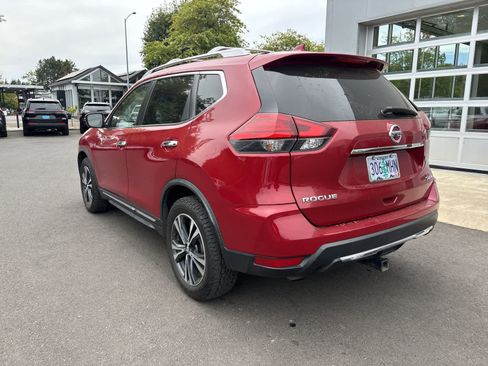 Used 2017 Nissan Rogue SL AWD/4WD image 3