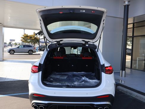 Certified 2024 Mercedes-Benz GLC 43 AMG 4MATIC image 23