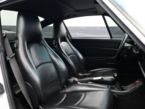 Used 1995 Porsche 911 Carrera RWD image 12