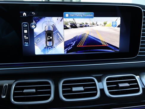 Certified 2025 Mercedes-Benz GLS 450 4MATIC image 39