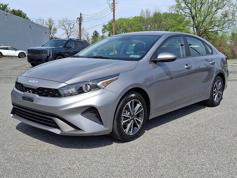 Used 2024 Kia Forte LXS image 3