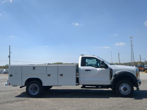 New 2025 Ford F550 4x4 Regular Cab Super Duty image 2