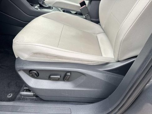 Used 2019 Volkswagen Tiguan SE w/ Panoramic Sunroof Package FWD image 19