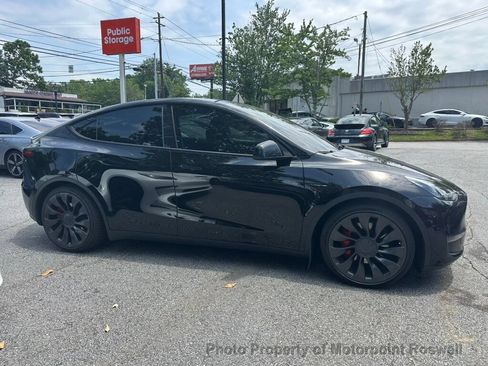 Used 2023 Tesla Model Y Performance AWD/4WD image 18