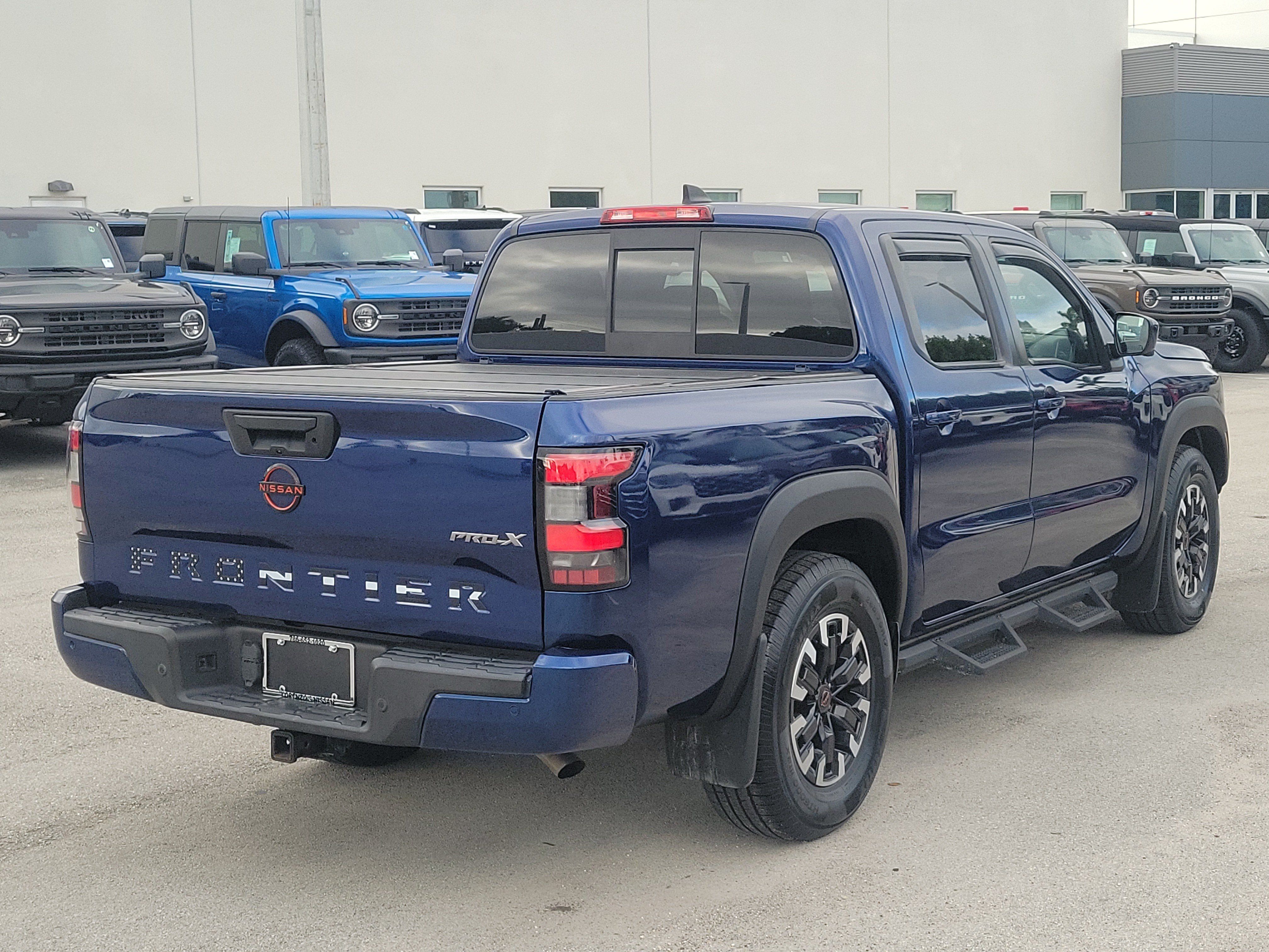 Used 2022 Nissan Frontier Pro-X RWD image 5