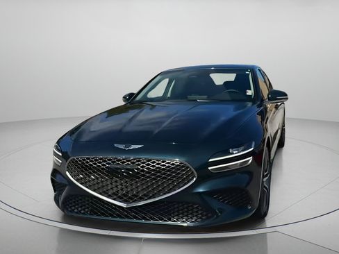 Used 2025 Genesis G70 2.5T image 8