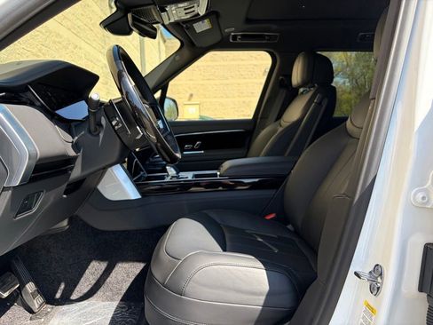New 2025 Land Rover Range Rover SE AWD/4WD image 11