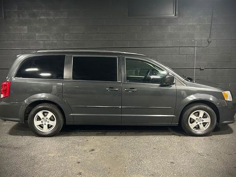 Used 2012 Dodge Grand Caravan SXT image 6