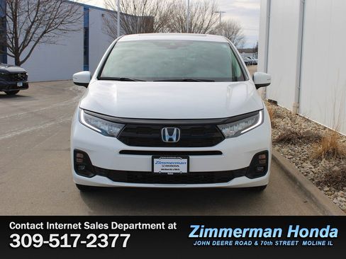 New 2026 Honda Odyssey Touring image 4