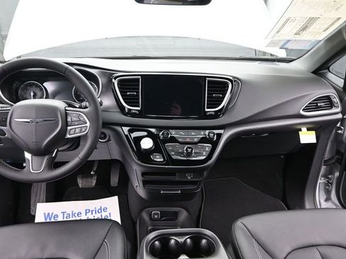 New 2026 Chrysler Voyager LX image 29