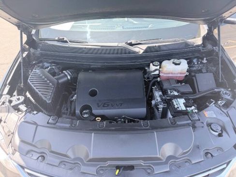 Used 2019 Chevrolet Traverse LT FWD image 19