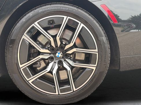 Used 2025 BMW 760i xDrive w/ Executive Package AWD/4WD image 60