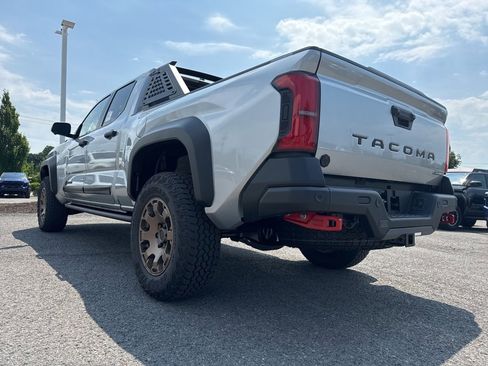 New 2025 Toyota Tacoma Trailhunter image 29