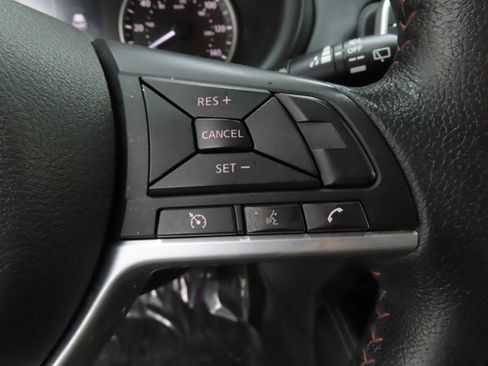 Used 2018 Nissan Kicks SR w/ Premium Package FWD image 14