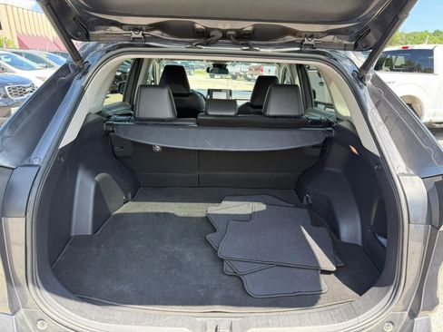 Used 2019 Toyota RAV4 XLE Premium FWD image 5
