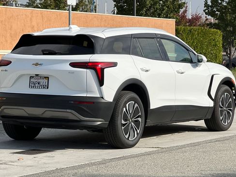 Used 2024 Chevrolet Blazer EV LT image 4