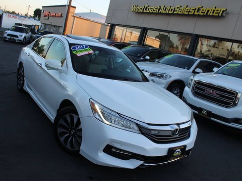 Used 2017 Honda Accord Touring image 40