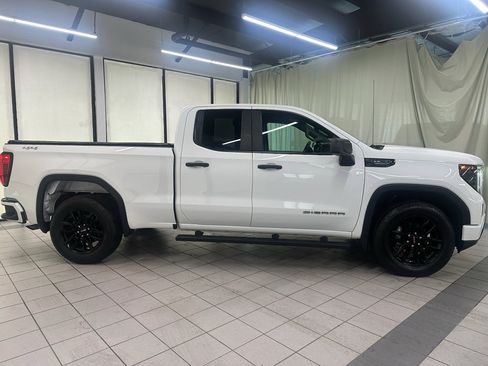 Used 2023 GMC Sierra 1500 Pro w/ Graphite Edition AWD/4WD image 3