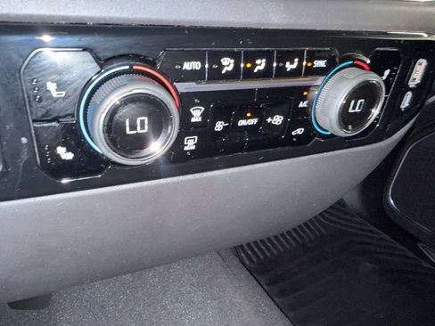 Certified 2025 Chevrolet Silverado 1500 LT image 37