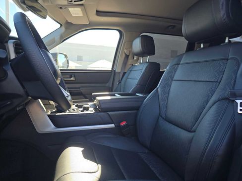 Used 2024 Toyota Tundra Limited image 22