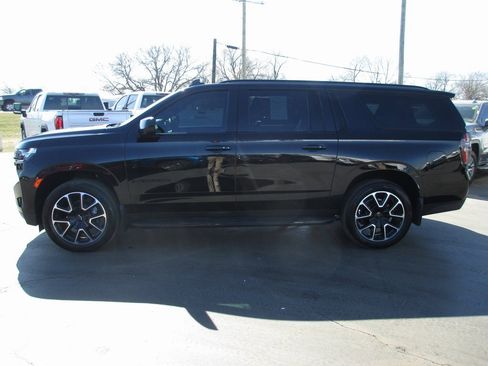 Used 2023 Chevrolet Suburban RST image 10