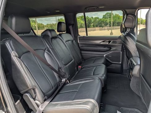 Used 2024 Jeep Wagoneer L Series II w/ Flexible Seating Group RWD image 26