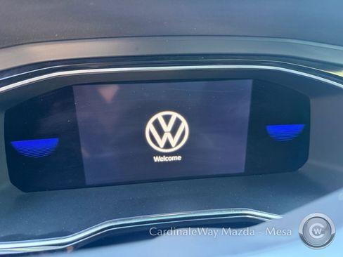 Used 2022 Volkswagen Jetta SE image 8