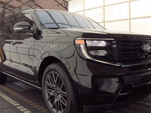 Used 2025 Ford Expedition Max Platinum w/ Stealth Performance Package AWD/4WD image 3