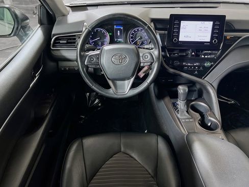 Certified 2022 Toyota Camry SE w/ Cold Weather Package FWD image 19