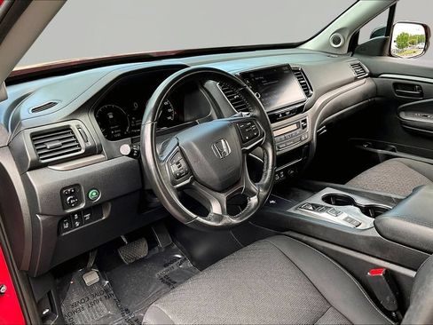 Used 2025 Honda Ridgeline Sport image 14