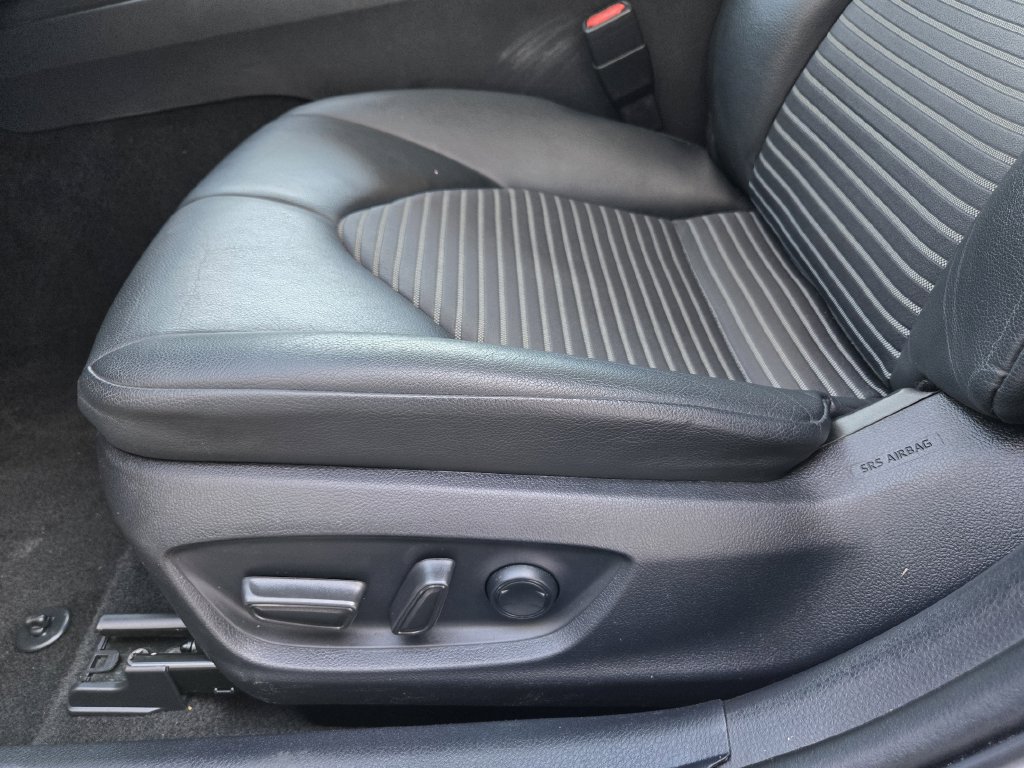 Used 2023 Toyota Camry SE w/ Convenience Package FWD image 19