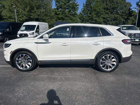 Used 2023 Lincoln Nautilus Reserve AWD/4WD image 4