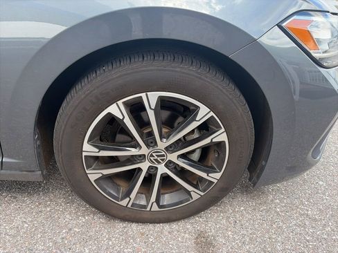 Used 2024 Volkswagen Jetta Sport image 8