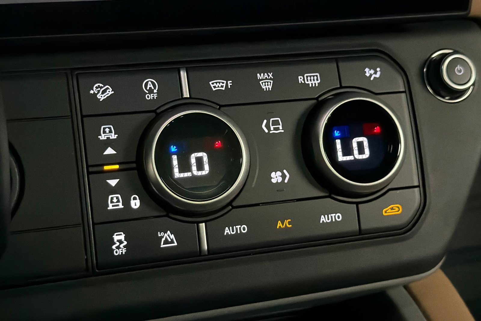 New 2026 Land Rover Defender 130 V8 AWD/4WD image 18