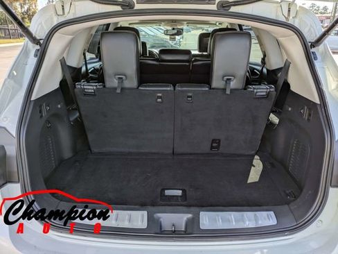 Used 2017 INFINITI QX60 w/ Deluxe Technology Package image 16